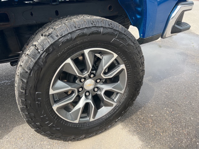 2023 Glacier Blue Metallic Chevrolet Silverado 1500 Lifted LT 4X4 Truck