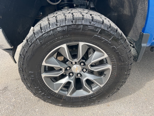 2023 Glacier Blue Metallic Chevrolet Silverado 1500 Lifted LT 4X4 Truck