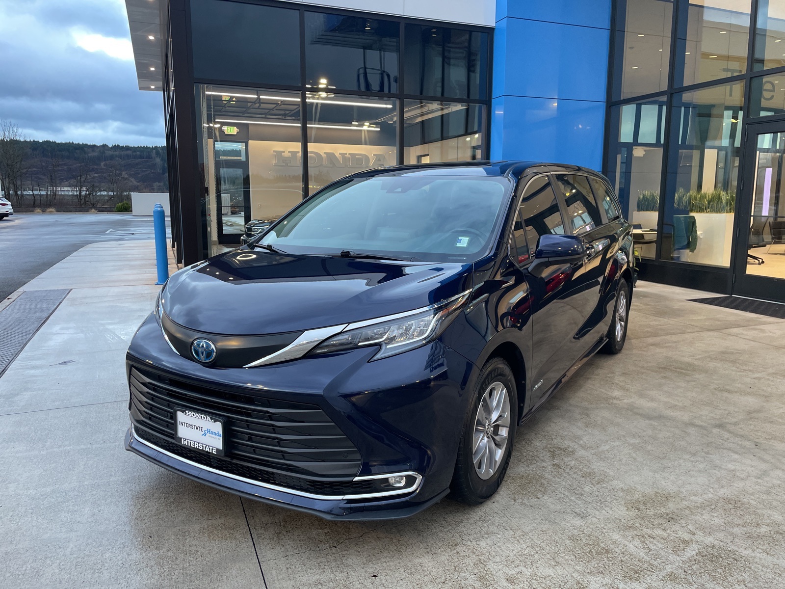 2021 Toyota Sienna XLE's photo