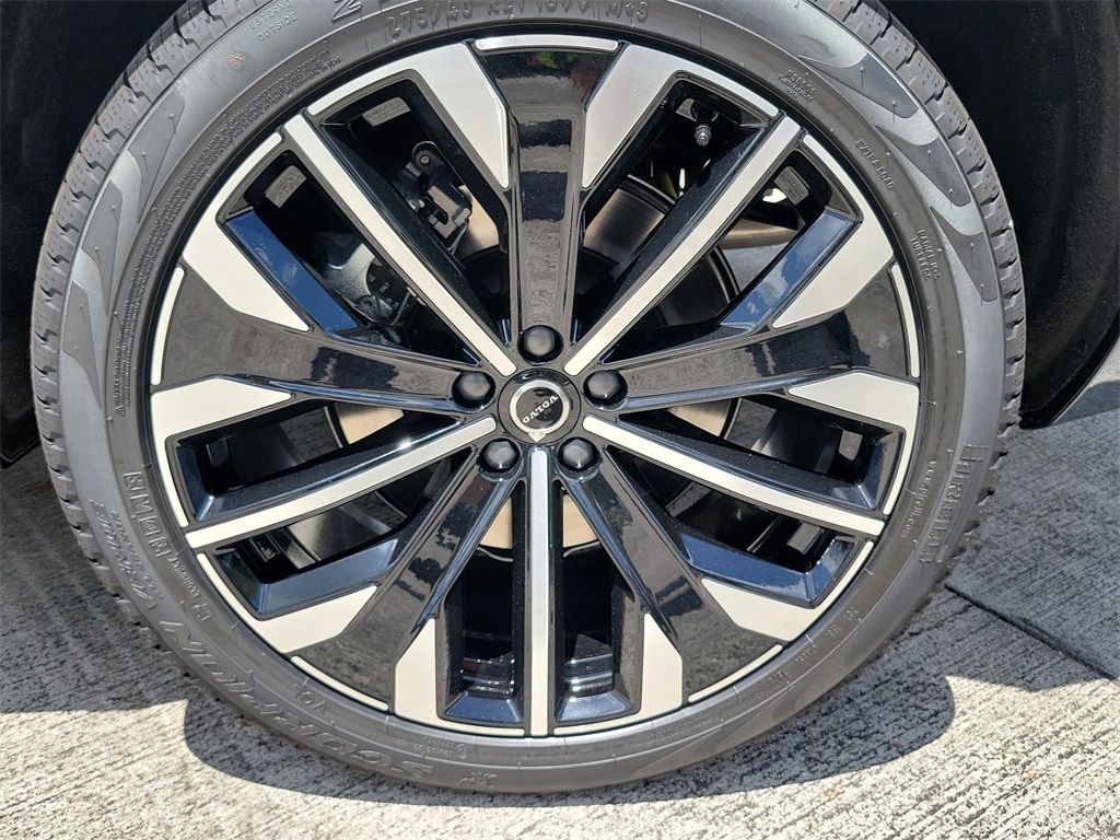 new 2026 Volvo XC90 car, priced at $72,655