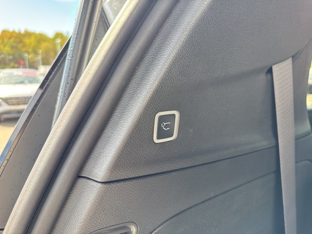 2026 Chrysler Pacifica photo 8