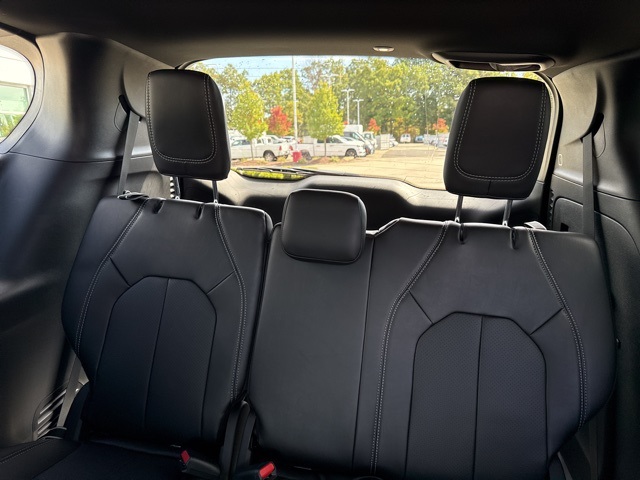 2026 Chrysler Pacifica photo 11