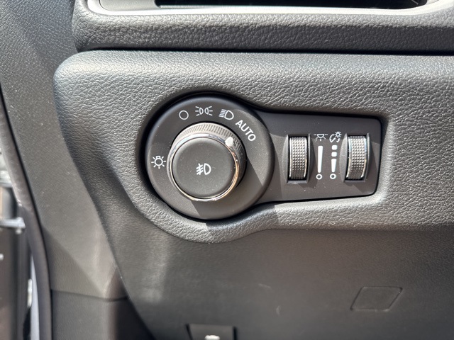 2026 Chrysler Pacifica photo 14