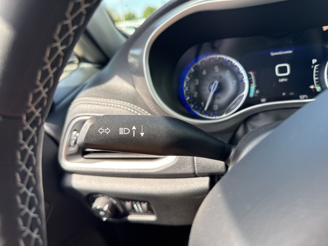2026 Chrysler Pacifica photo 16