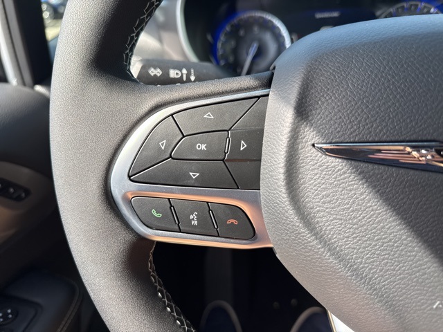 2026 Chrysler Pacifica photo 17