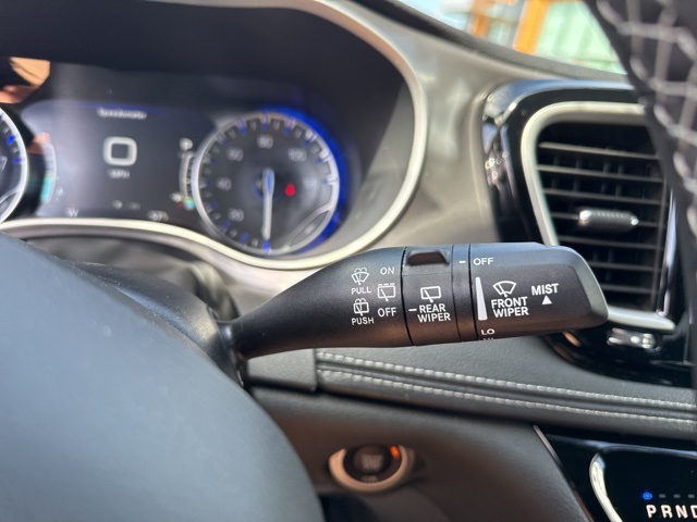 2026 Chrysler Pacifica photo 19
