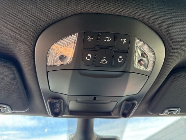 2026 Chrysler Pacifica photo 24