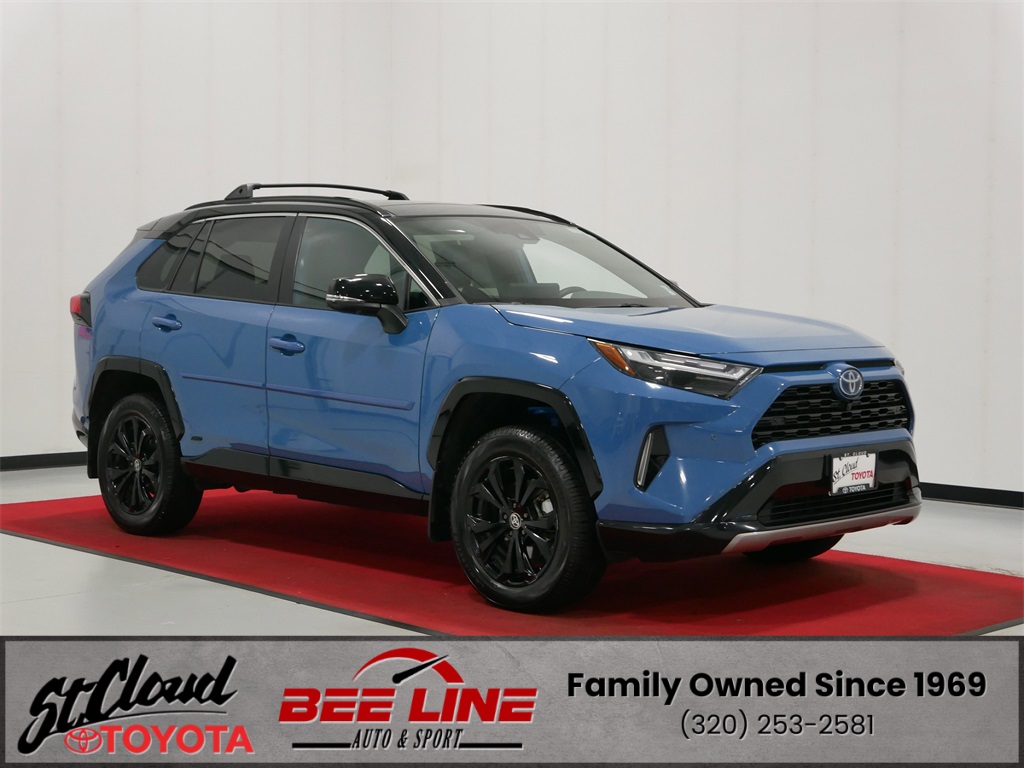 2024 Toyota RAV4 XSE's photo