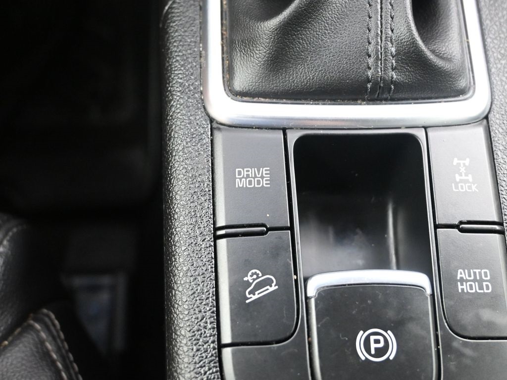 2020 Kia Sportage S photo 23
