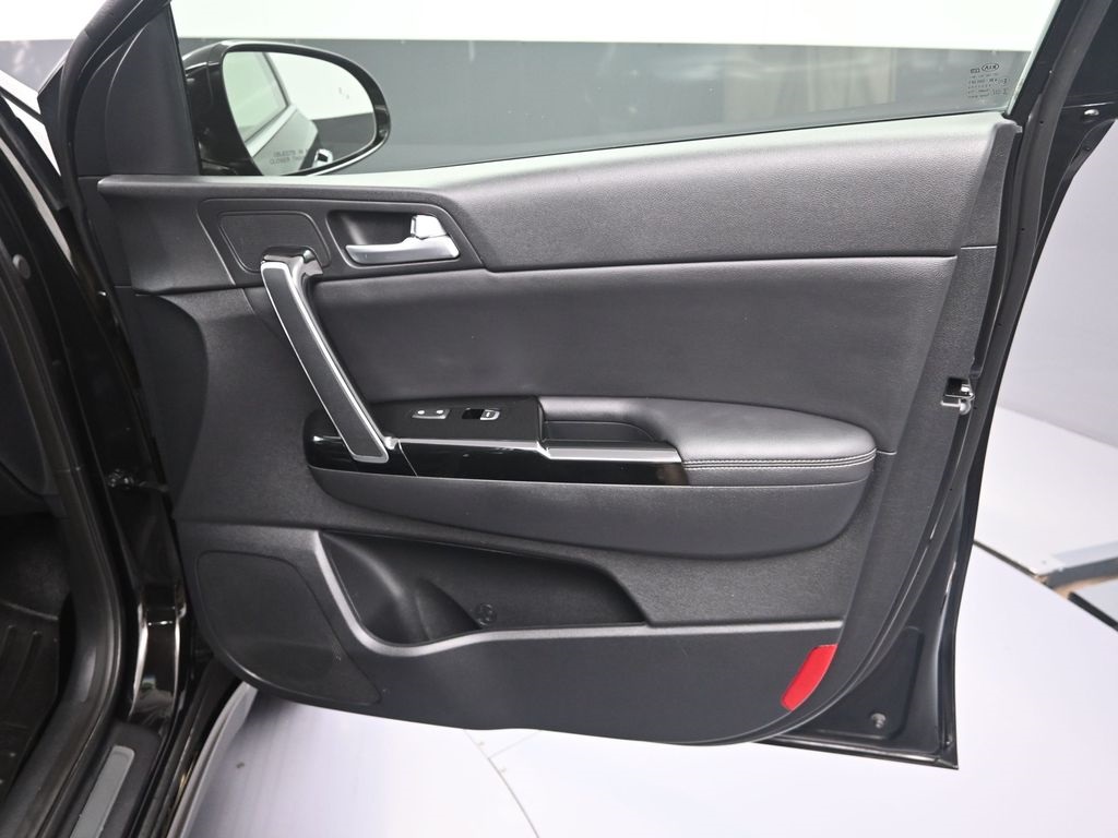 2020 Kia Sportage S photo 34