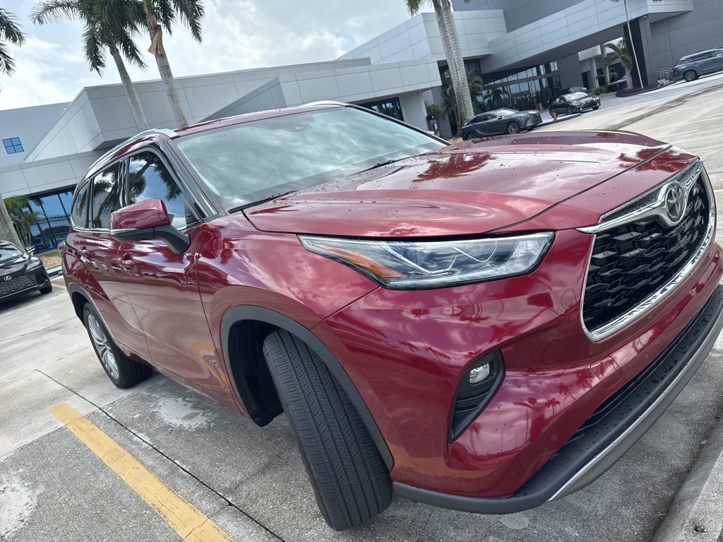 2022 Toyota Highlander Platinum