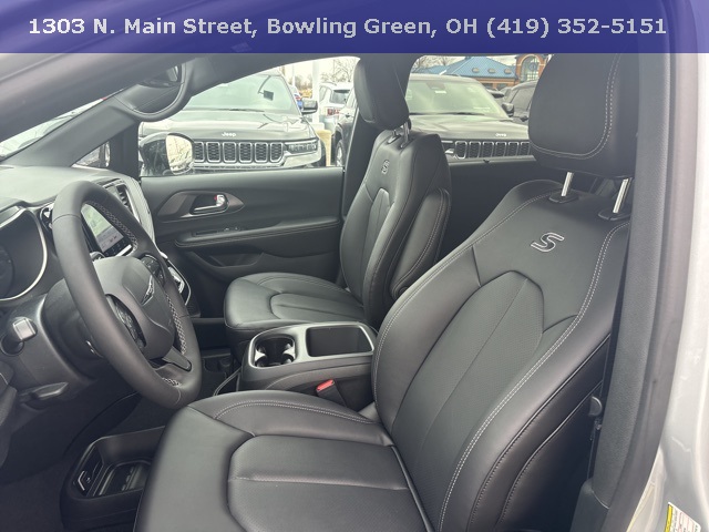 New 2026 Chrysler Pacifica Select 4D Passenger Van