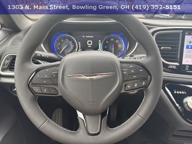 New 2026 Chrysler Pacifica Select 4D Passenger Van