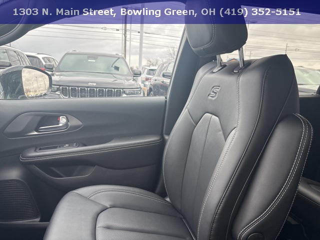 New 2026 Chrysler Pacifica Select 4D Passenger Van