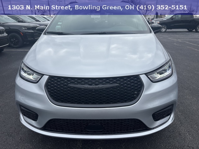 New 2026 Chrysler Pacifica Select 4D Passenger Van