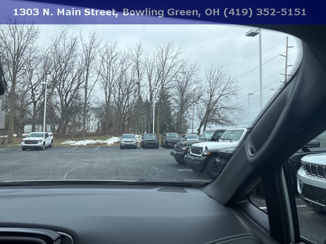 New 2026 Chrysler Pacifica Select 4D Passenger Van