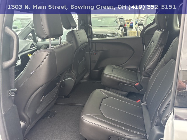 New 2026 Chrysler Pacifica Select 4D Passenger Van