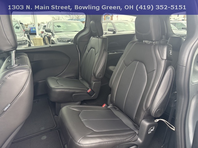New 2026 Chrysler Pacifica Select 4D Passenger Van