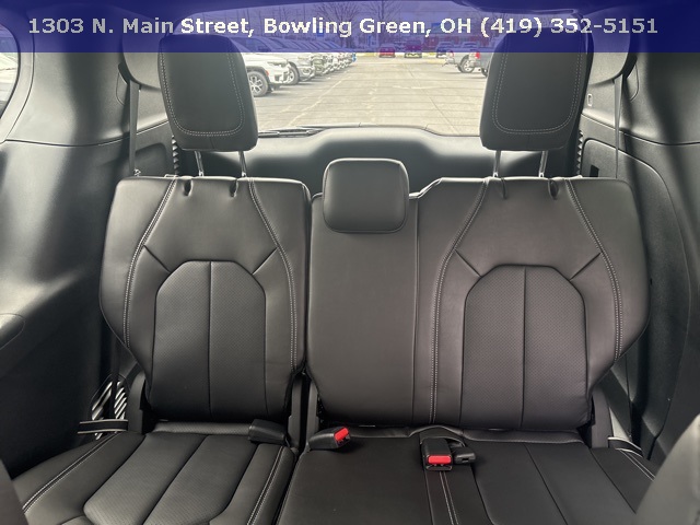 New 2026 Chrysler Pacifica Select 4D Passenger Van