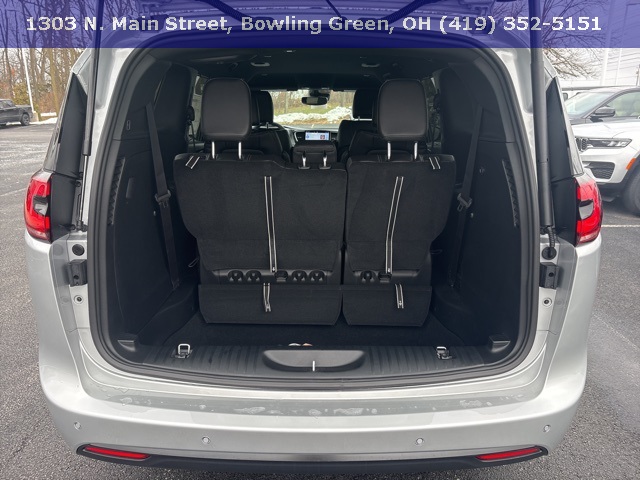 New 2026 Chrysler Pacifica Select 4D Passenger Van