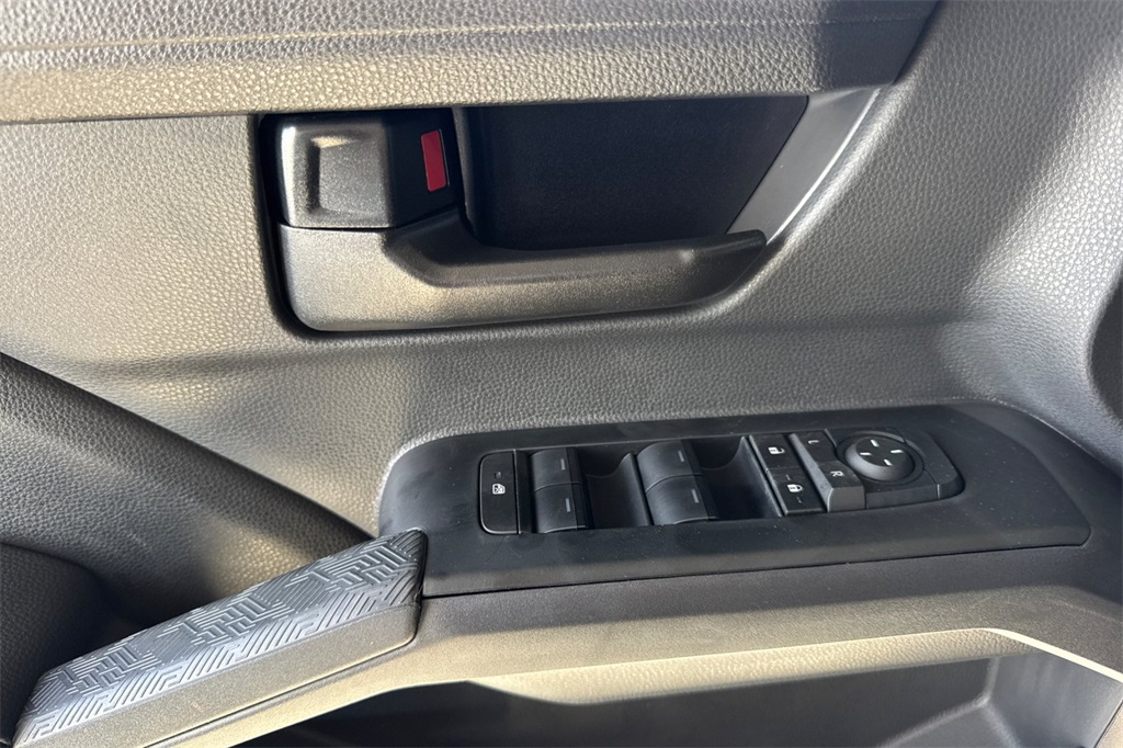 2025 Toyota Tacoma SR5 Double Cab photo 11