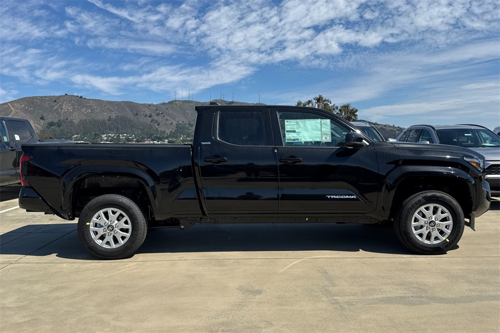 2025 Toyota Tacoma SR5 Double Cab photo 3