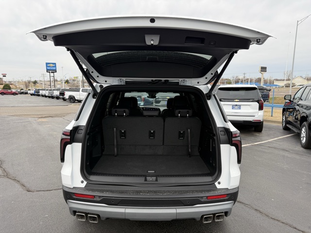 new 2026 Chevrolet Traverse car, priced at $45,020