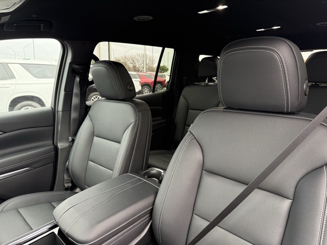 new 2026 Chevrolet Traverse car, priced at $45,020