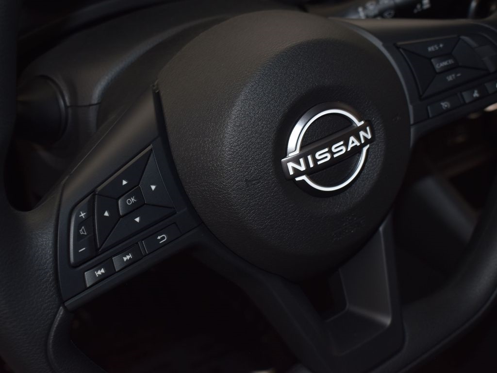 2025 Nissan Sentra S photo 13