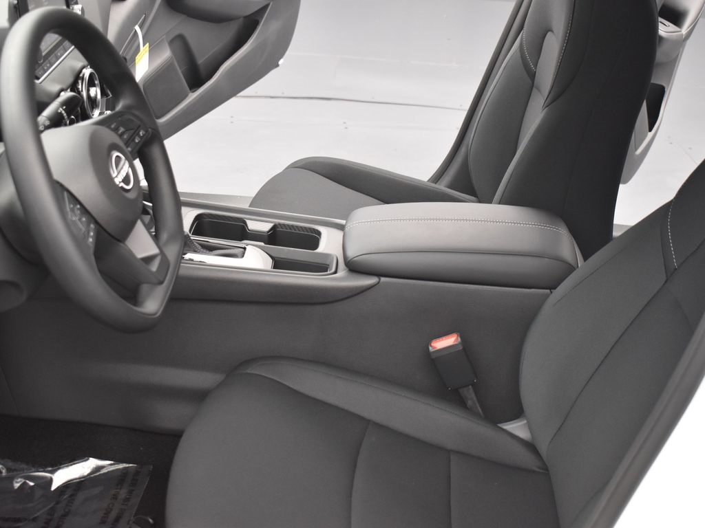 2025 Nissan Sentra S photo 16