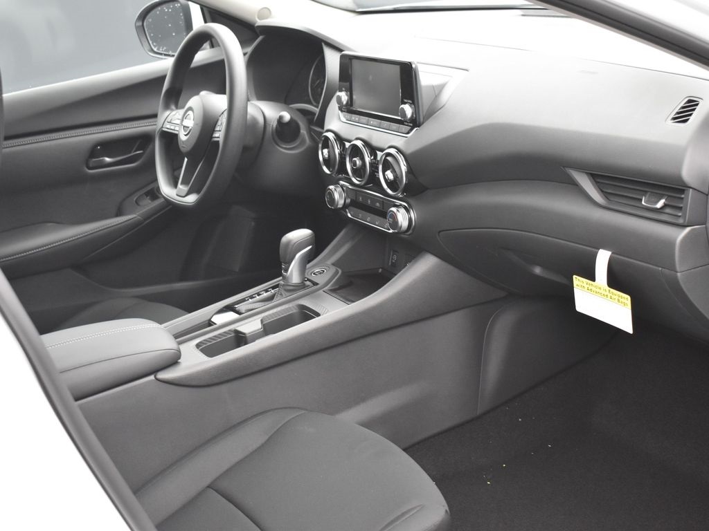2025 Nissan Sentra S photo 6