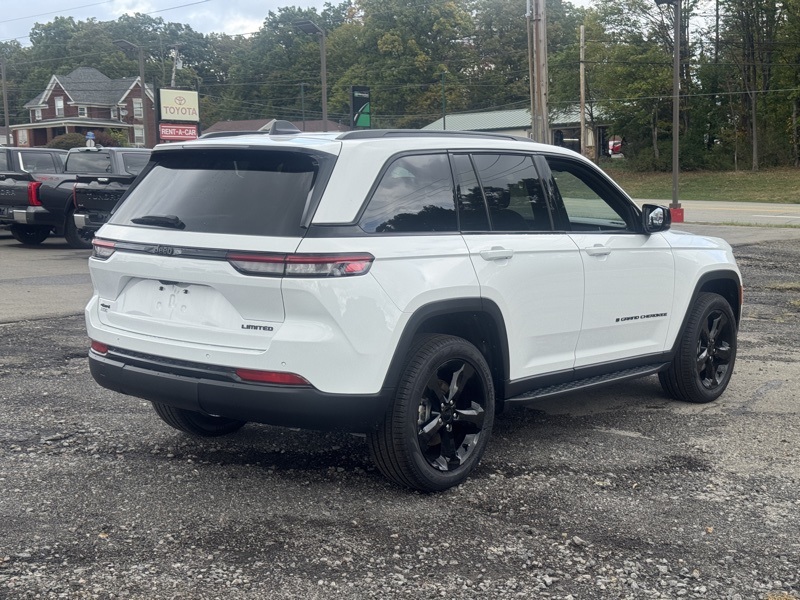 2025 Jeep Grand Cherokee Limited photo 3