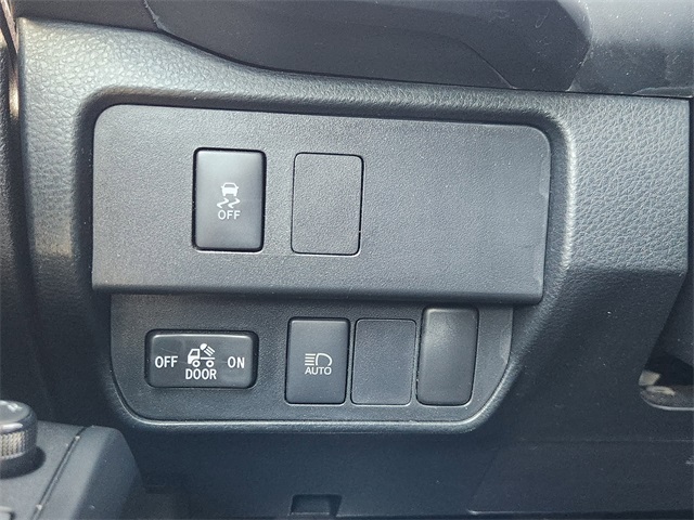 2022 Toyota Tacoma SR photo 18