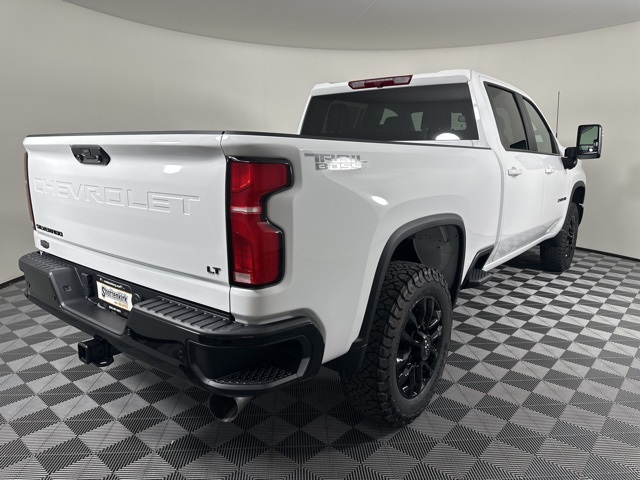 2025 Chevrolet Silverado 2500HD LT photo 2