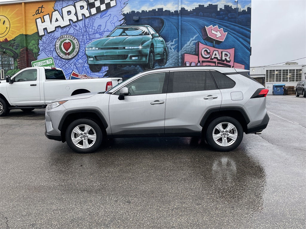 Used 2021 Toyota RAV4 XLE with VIN 2T3P1RFV3MW237957 for sale in Kansas City