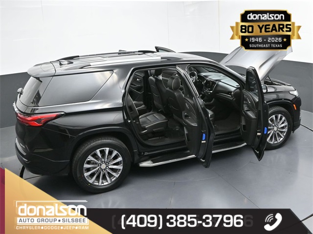 used 2022 Chevrolet Traverse car, priced at $23,771