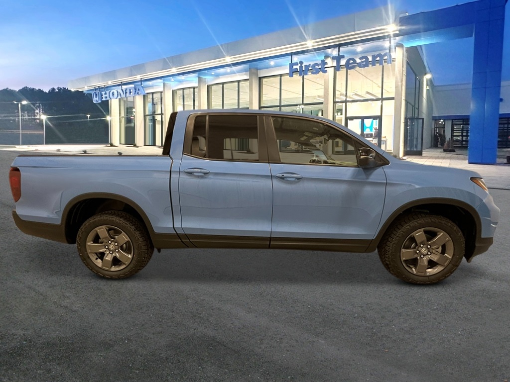 2025 Honda Ridgeline TrailSport 4D Crew Cab AWD 8