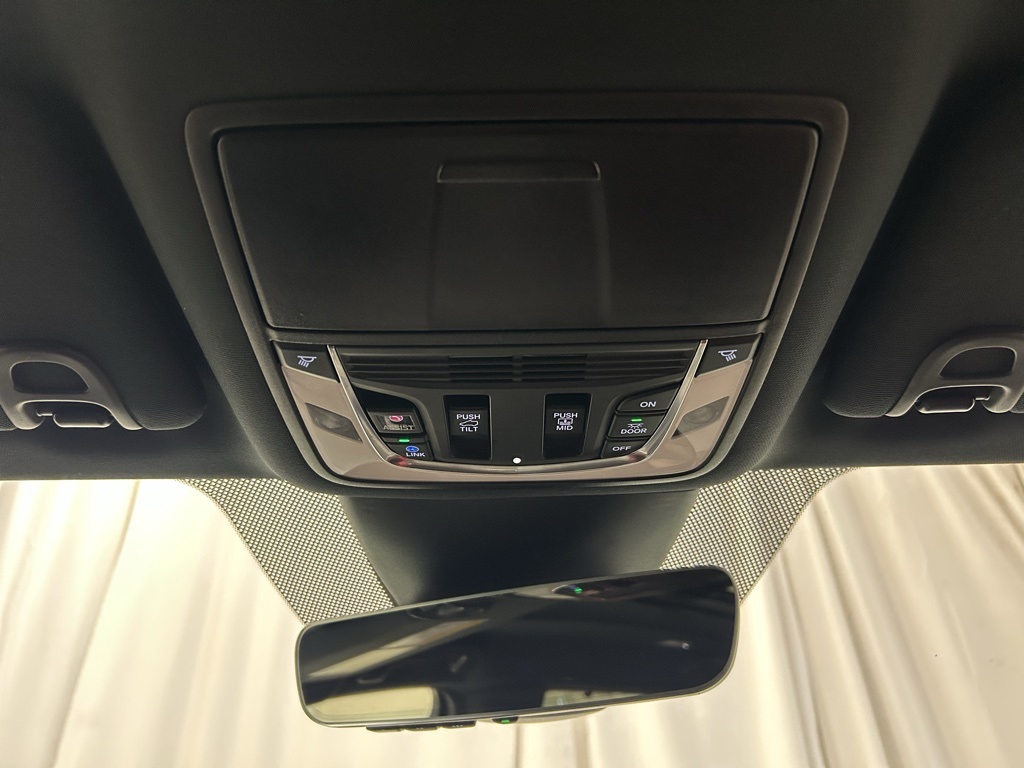 used 2022 Acura MDX car, priced at $27,998