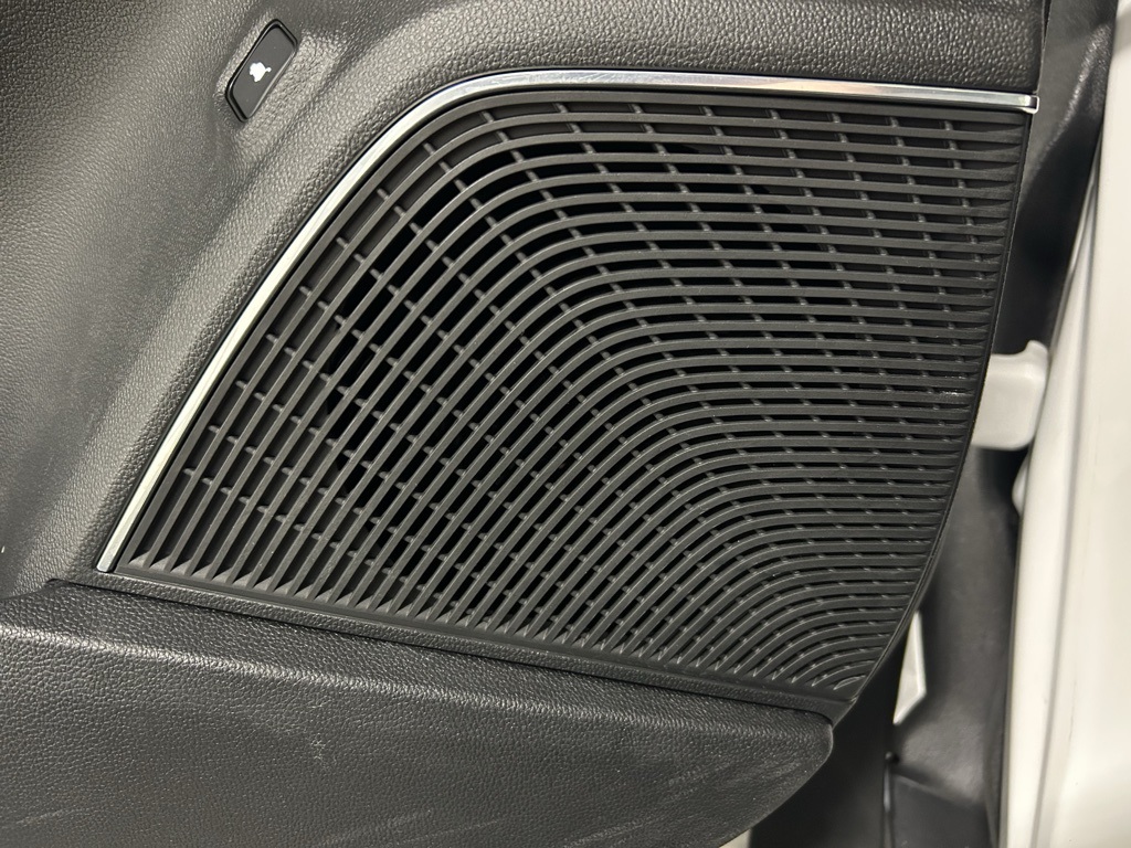 used 2022 Acura MDX car, priced at $27,998