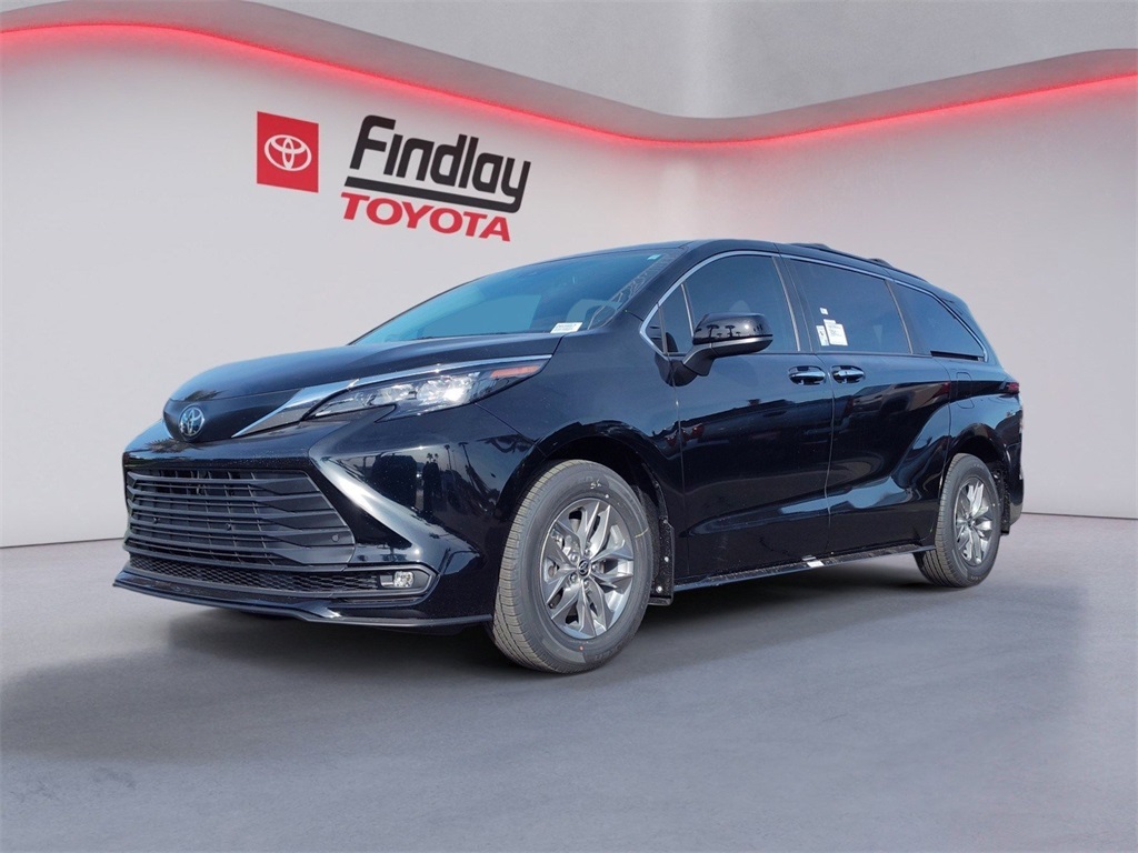 2026 Toyota Sienna XLE's photo