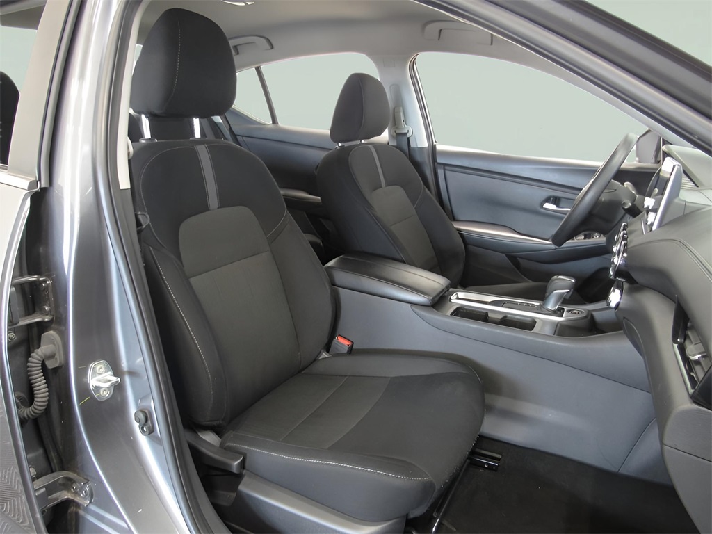 2023 Nissan Sentra SV photo 3