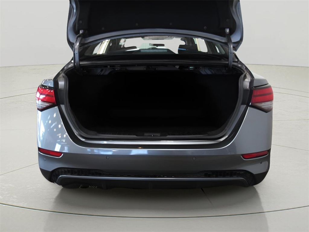 2023 Nissan Sentra SV photo 4