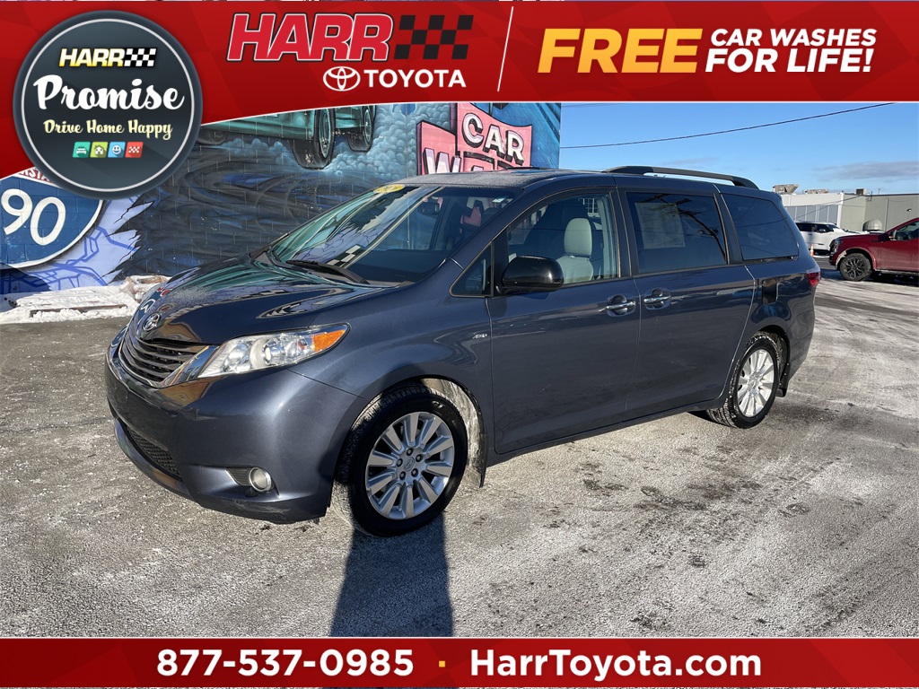 2016 Toyota Sienna XLE's photo