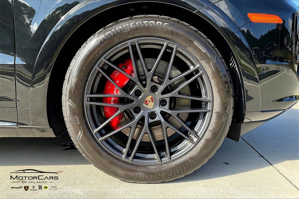 2025 Porsche Cayenne GTS AWD SUV