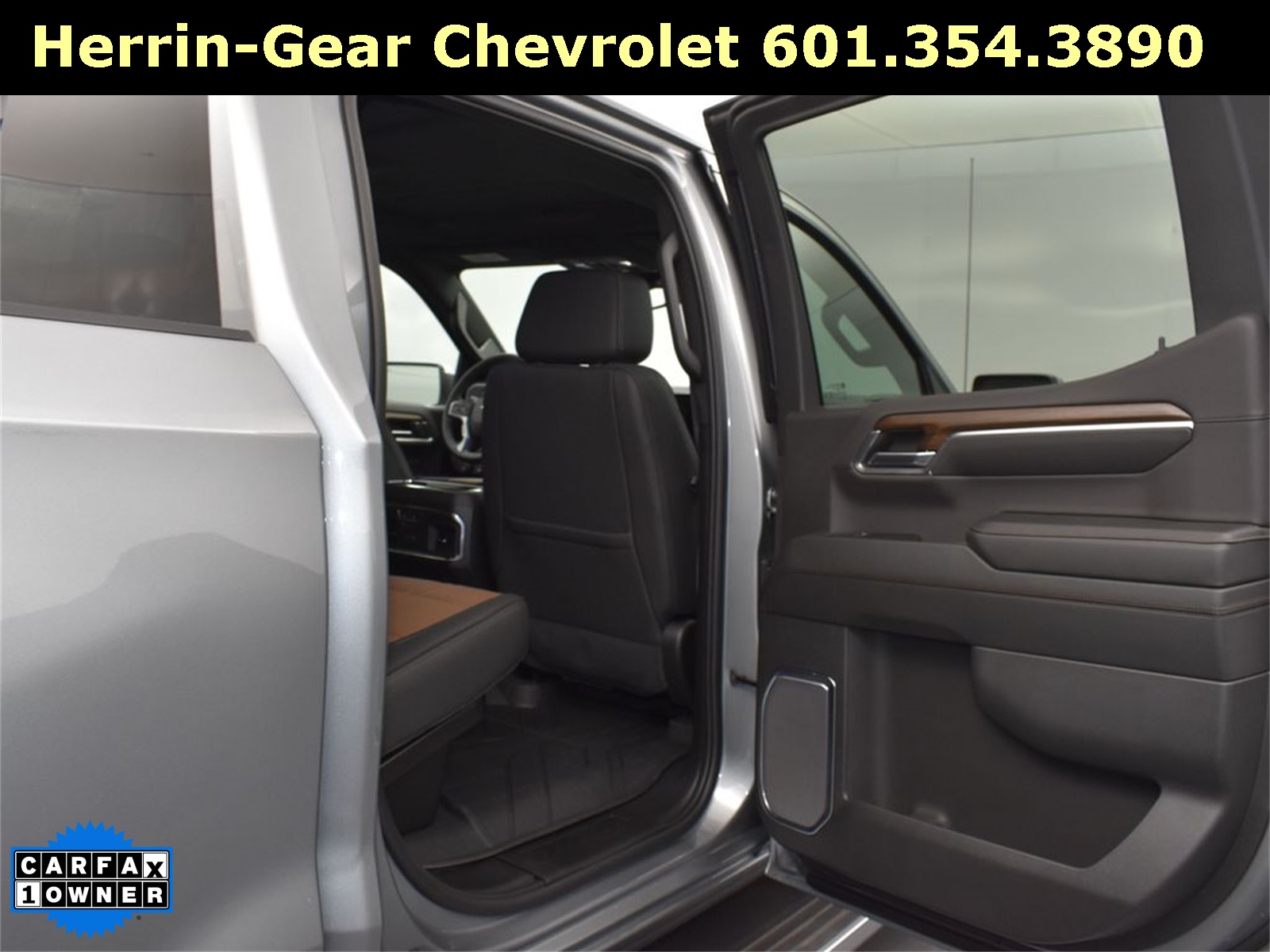 2024 Chevrolet Silverado 1500 High Country photo 19