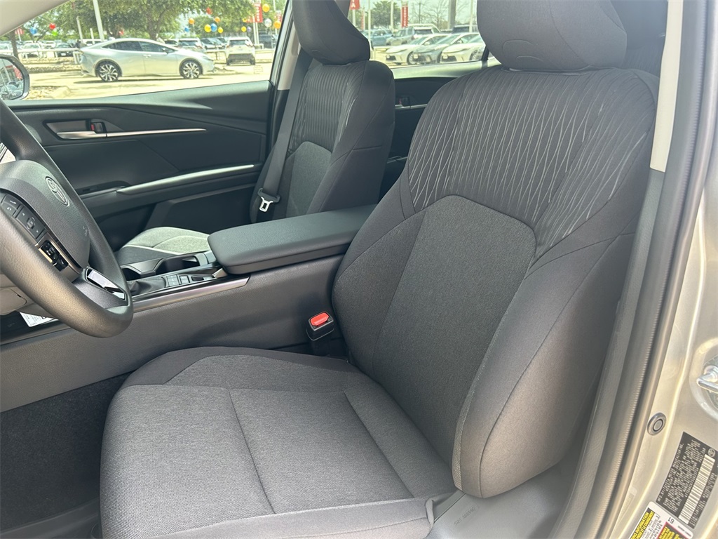 New 2025 Toyota Camry Sedan
