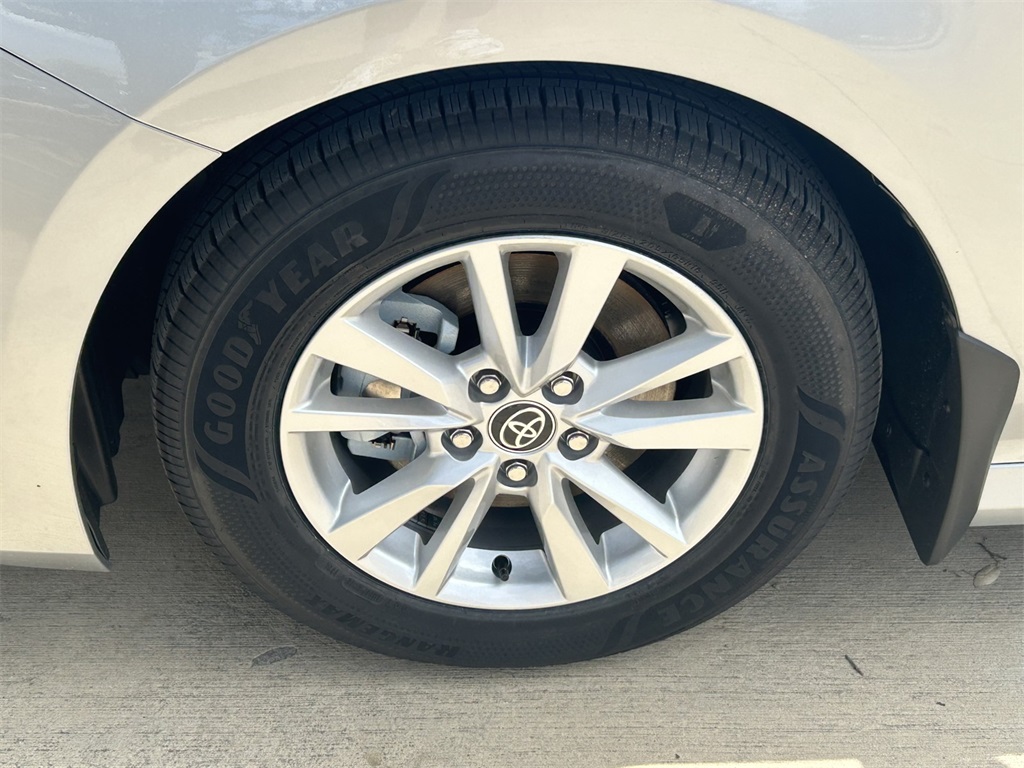 New 2025 Toyota Camry Sedan