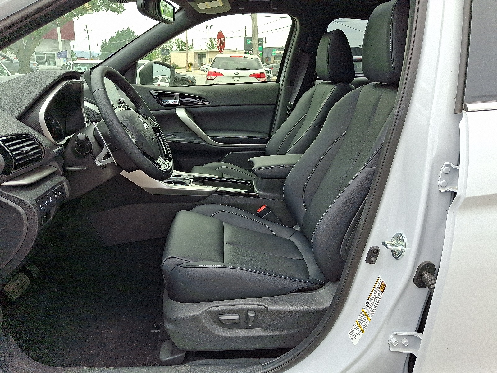 2025 Mitsubishi Eclipse Cross SEL photo 12