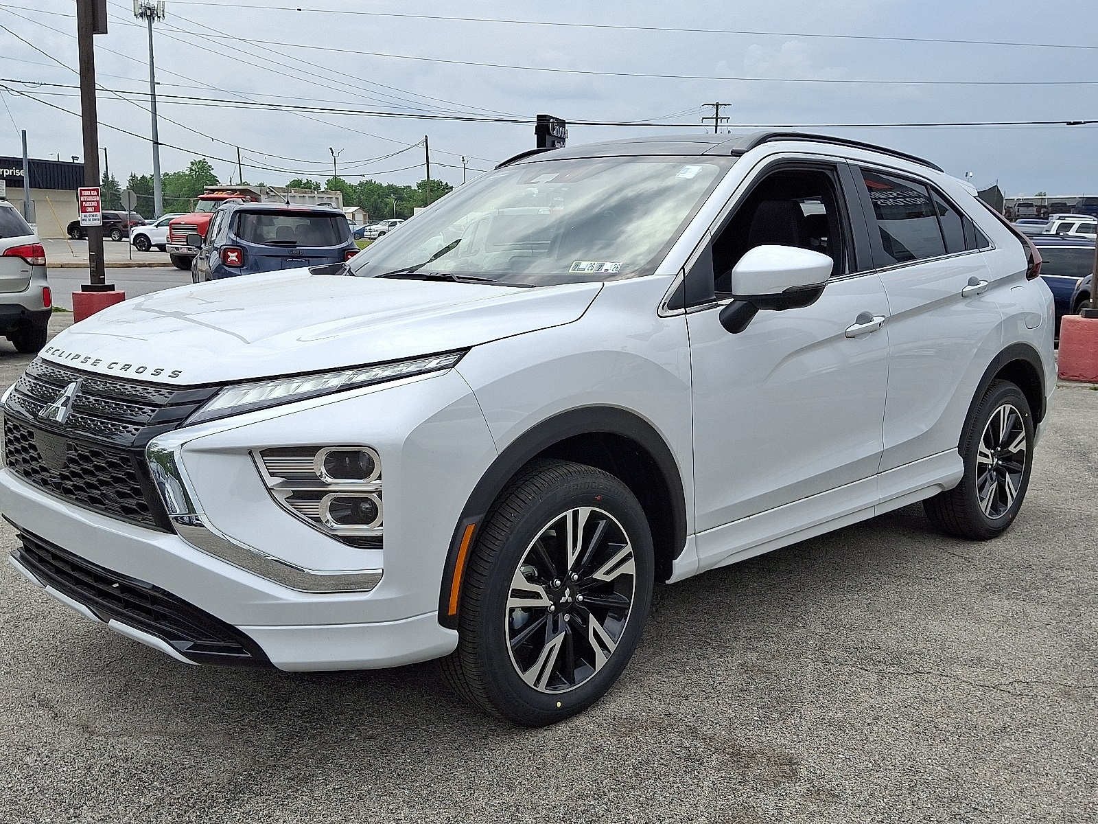 2025 Mitsubishi Eclipse Cross SEL photo 3