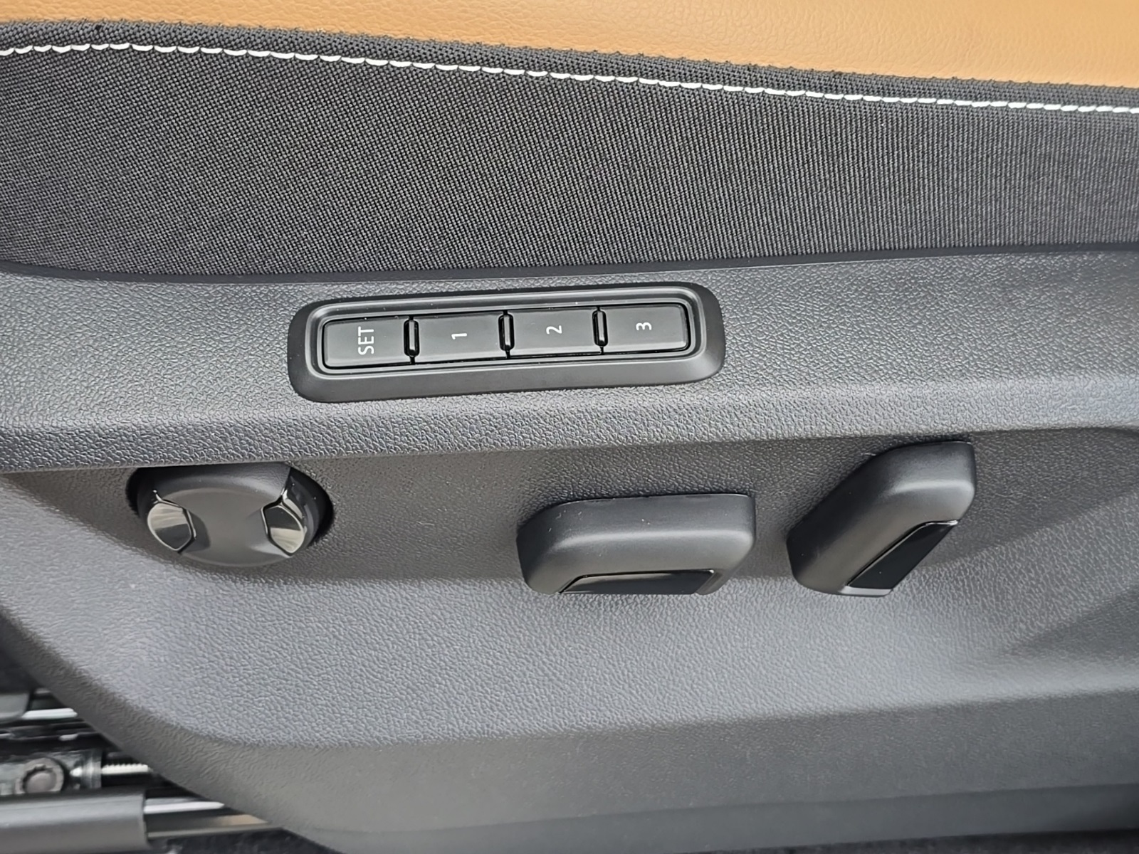 new 2026 Volkswagen Atlas Cross Sport car, priced at $51,188